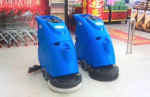 如何選擇一款適用的全自動(dòng)洗地機(jī)？