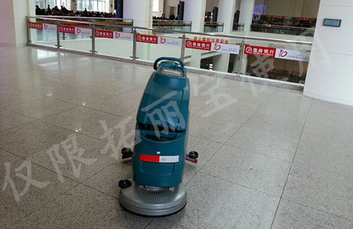 給旅客一個好的環(huán)境請使用洗地機(jī)