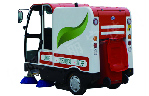 夏天到了，什么掃地車(chē)最適合道路清潔